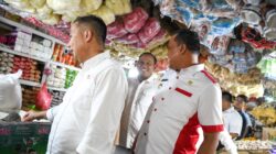 Pj. Gubenur Jabar Bey Machmudin Cek Ketersediaan Stok dan Harga Pangan di Kota Bekasi
