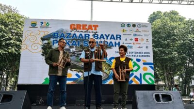 Great Bandung Selalu Bikin Gebrakan Unik,  Belanja Sembako Bayar Pakai Sampah